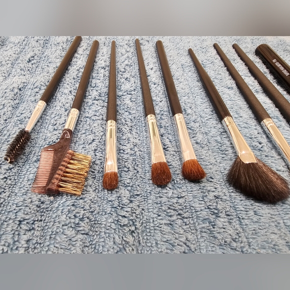 14 Mixed Makeup Brushes - Picture 5 of 6